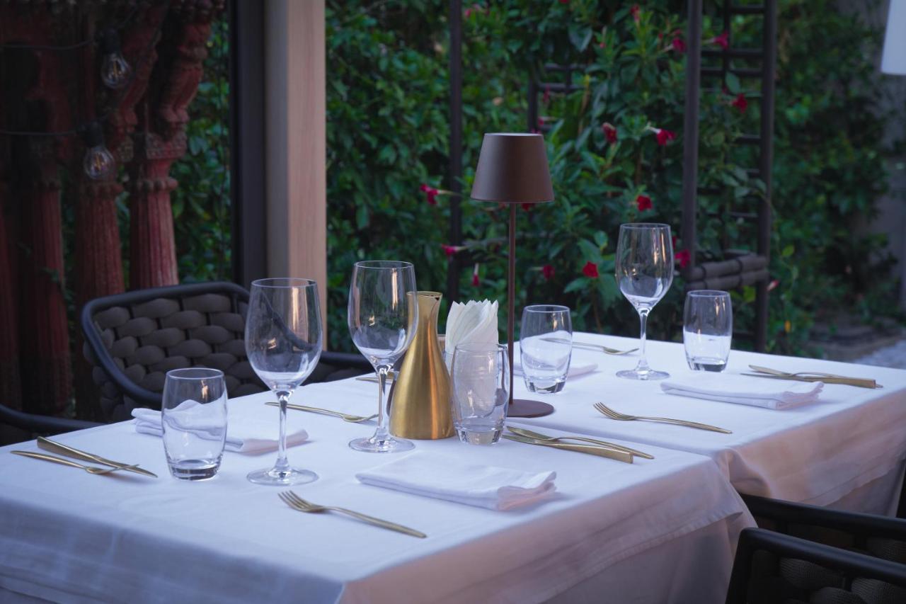 Unique Boutique Hotel Antibes Juan-Les-Pins Bagian luar foto